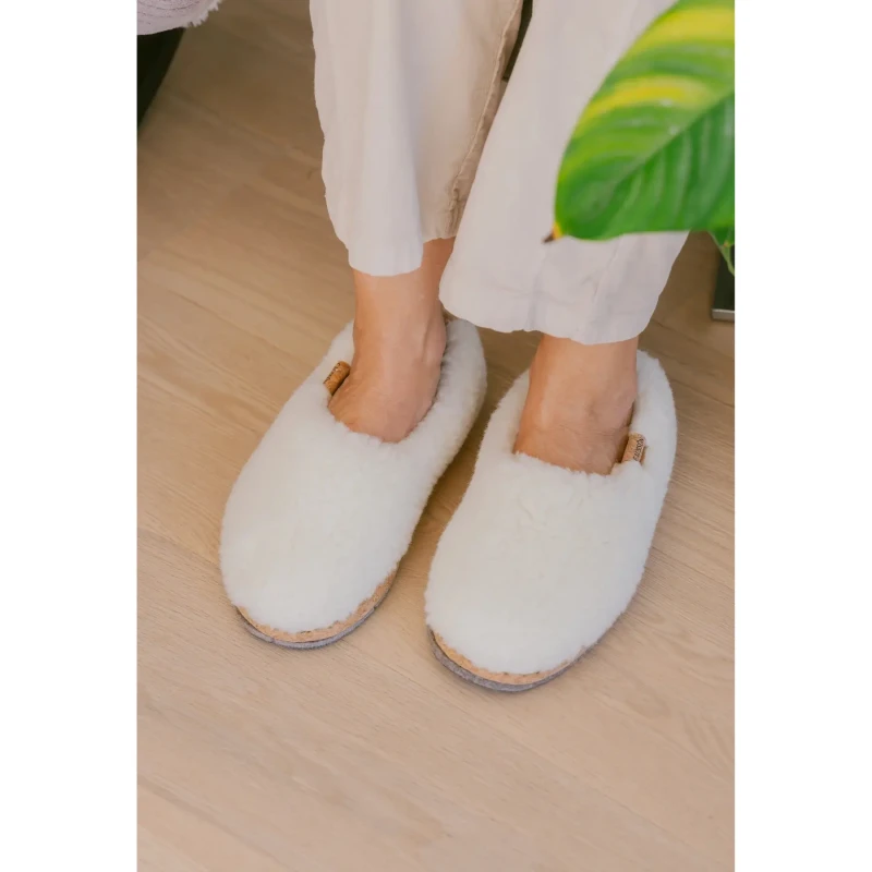 Image of Caussun Slippers Caussun Marcel Fluffy Blanc Unisex 38