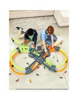 Image of Hot Wheels Colossal Crash Track Set