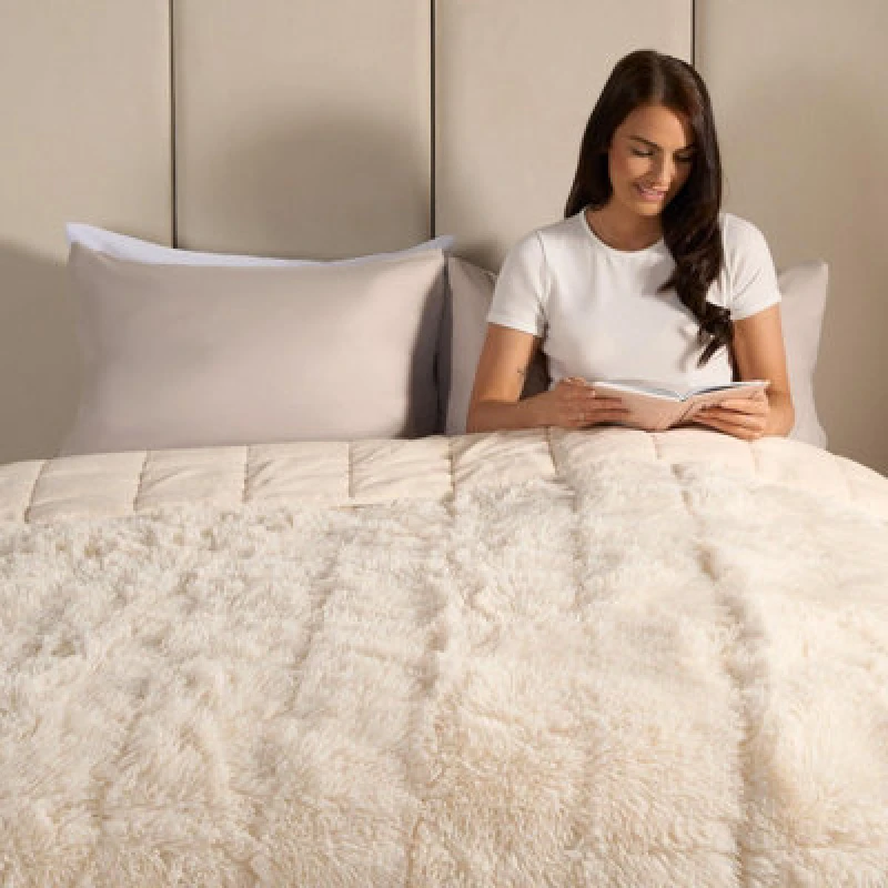 Image of OHS OHS Fluffy Fleece Sensory Sleep Therapy Weighted Blanket in Cream Size: 125cm x 180cm Cream 125cm x 180cm Unisex 5027434192786