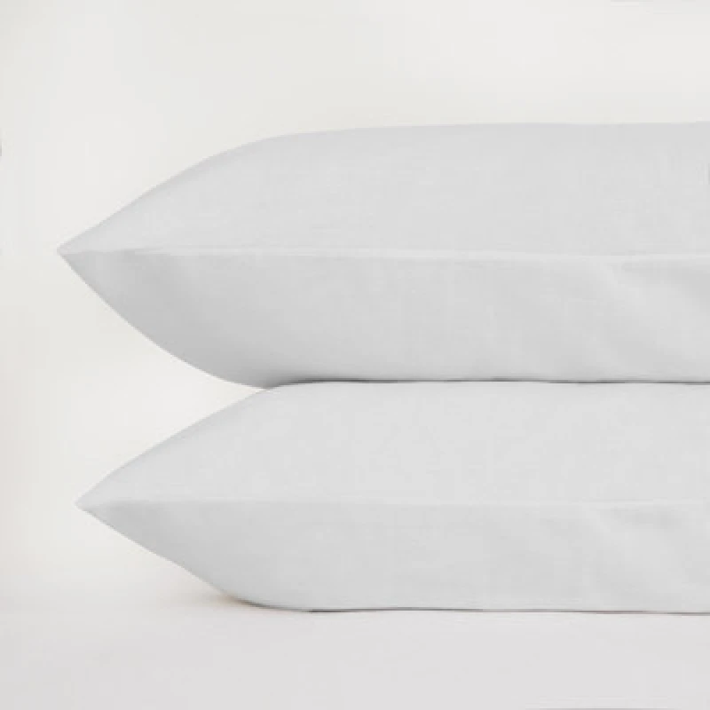 Image of OHS OHS 2 x Soft Plain Cotton Housewife Pillowcases in White White One Size Unisex 5027434153350