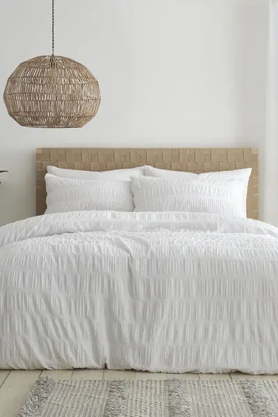Image of Catherine Lansfield 'Seersucker' Duvet Set White