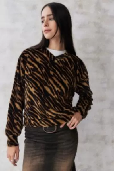 Image of Levis Half Moon Tiger V-Neck Sweatshirt S at Urban Outfitters