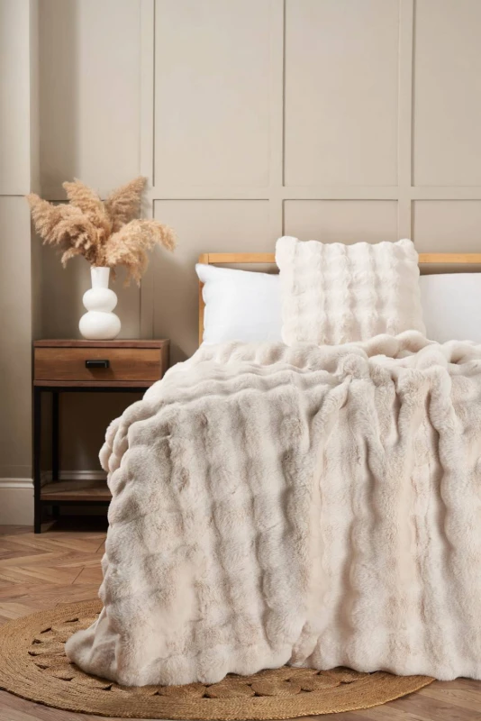 Image of BHS Scalloped Faux Fur Cream Throw Cream Unisex