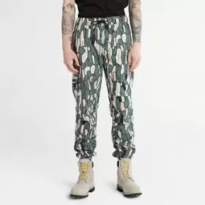 Image of Timberland Water-resistant Ripstop Joggers For Men In Camo Camo, Size M