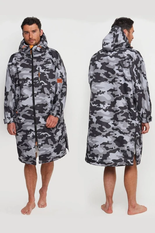 Image of Wave Spas Wave Spas Long Sleeve Changing Robe Camo in Grey Size: Medium Grey M Unisex 5060959540939