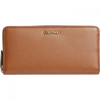Image of Calvin Klein Must Zip Around Purse - Caramel GBN