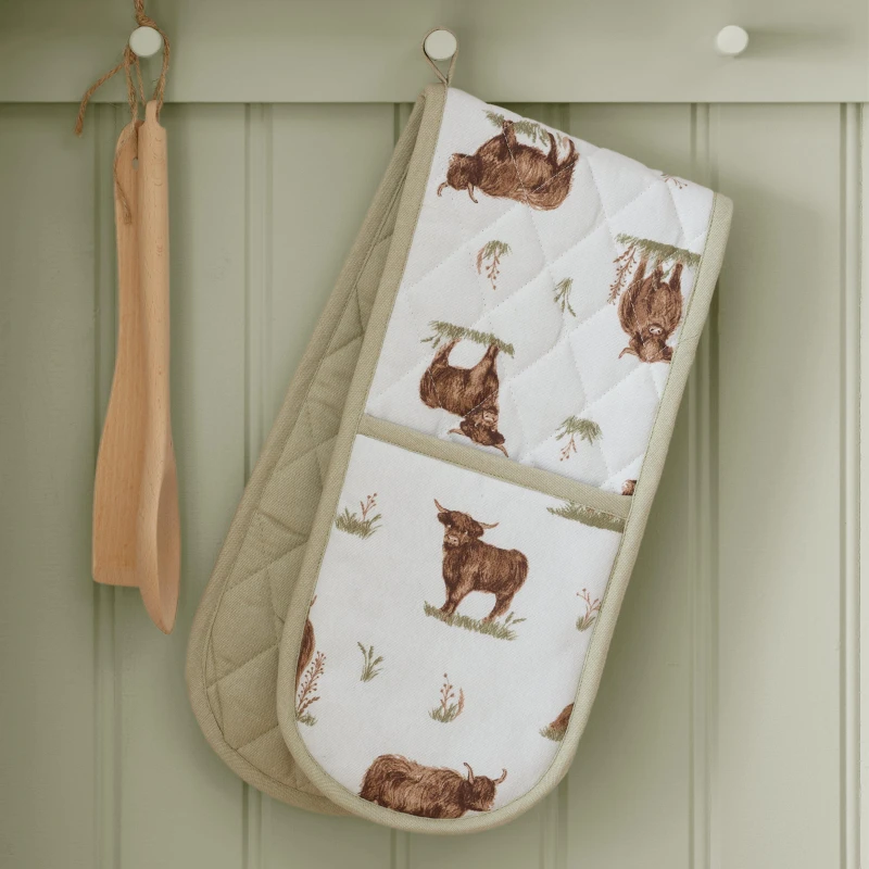 Image of Catherine Lansfield Angus Highland Cow Cotton Kitchen Double Oven Glove Natural