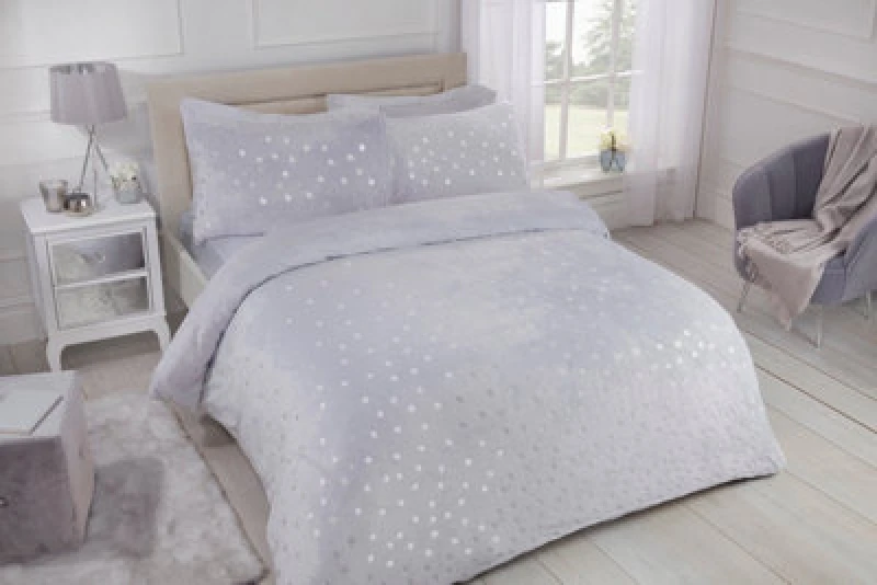Image of Smart Living Smart Living Luxury Fleece Foil Polka Dot Duvet Cover with Pillowcases in Silver Size: Double Silver Double Unisex 5056242741237