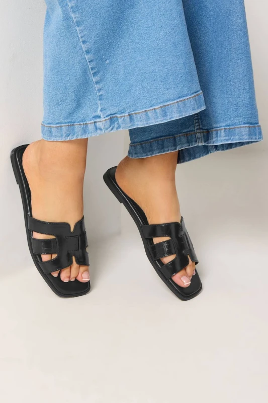 Image of Yours Womens Mule Sandals In Wide E Fit in Black Size: 8EEE Black Female 8EEE