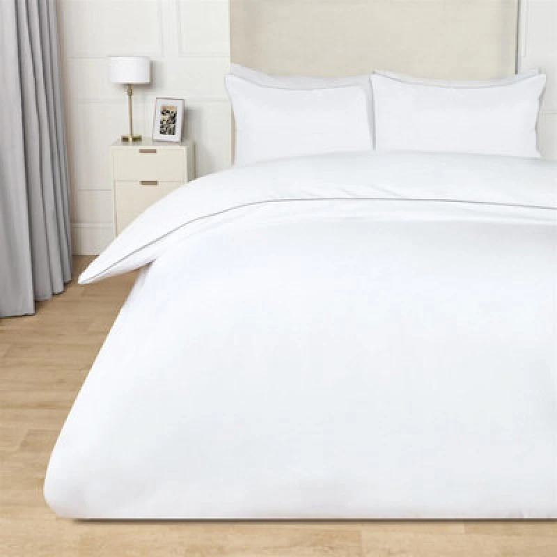 Image of OHS OHS Piped Edge Bedding Set Soft Duvet Cover with Pillowcase in Natural White Size: Single Natural White Single Unisex 5027434221332