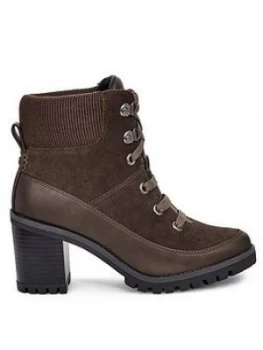 Image of Ugg Redwood Ankle Boots - Olive