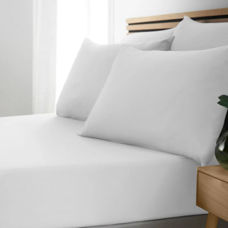 Image of Catherine Lansfield Catherine Lansfield 'So Soft Easy Iron' Fitted Sheet in White Size: Double Fitted White Double Fitted Unisex 5057681138091