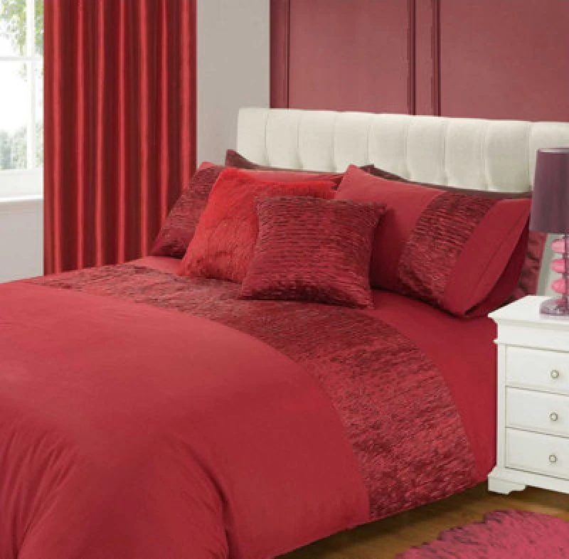 Image of Intimates Chic Pleated Duvet Cover & Pillowcase Set in Burgundy Size: Double Burgundy Unisex Double