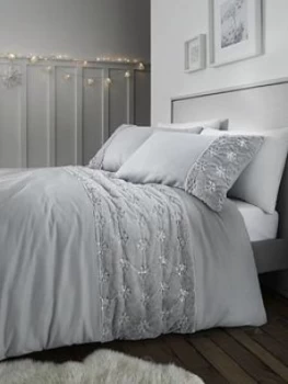 Image of Catherine Lansfield Catherine Lansfield Snowflake Fleece Panel Duvet Set - Ks