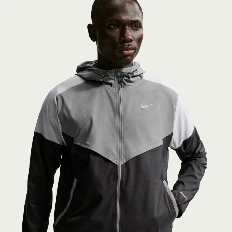 Image of Nike Windrun Jkt Smoke Grey/Blk male S