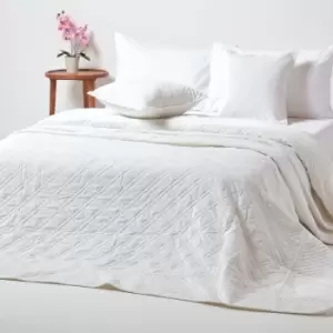 Image of Luxury Cream Quilted Velvet Bedspread Geometric Pattern 'Paragon Diamond' Throw, 250 x 260cm - White - White - Homescapes