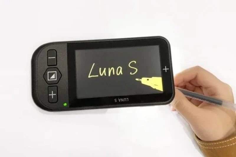 Image of Zoomax Luna S Handheld Video Magnifier 4.3