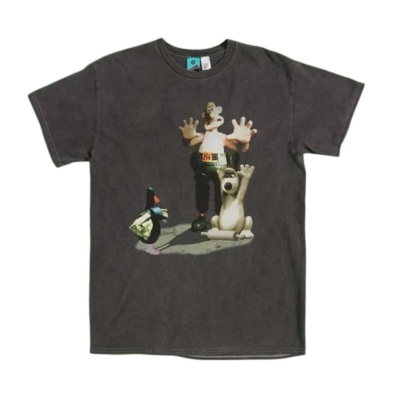 Image of Wallace & Gromit Mens Feathers McGraw T-Shirt in Black Size: Medium Black Male M