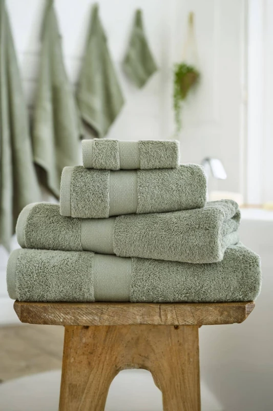 Image of Deyongs Egyptian Embrace Towels - Egyptian Cotton Fluffy, Soft & Absorbent 1846 in Light Green Light Green Unisex