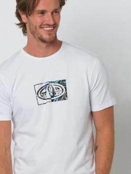 Image of Animal Claw Graphic Short Sleeve T-Shirt - White