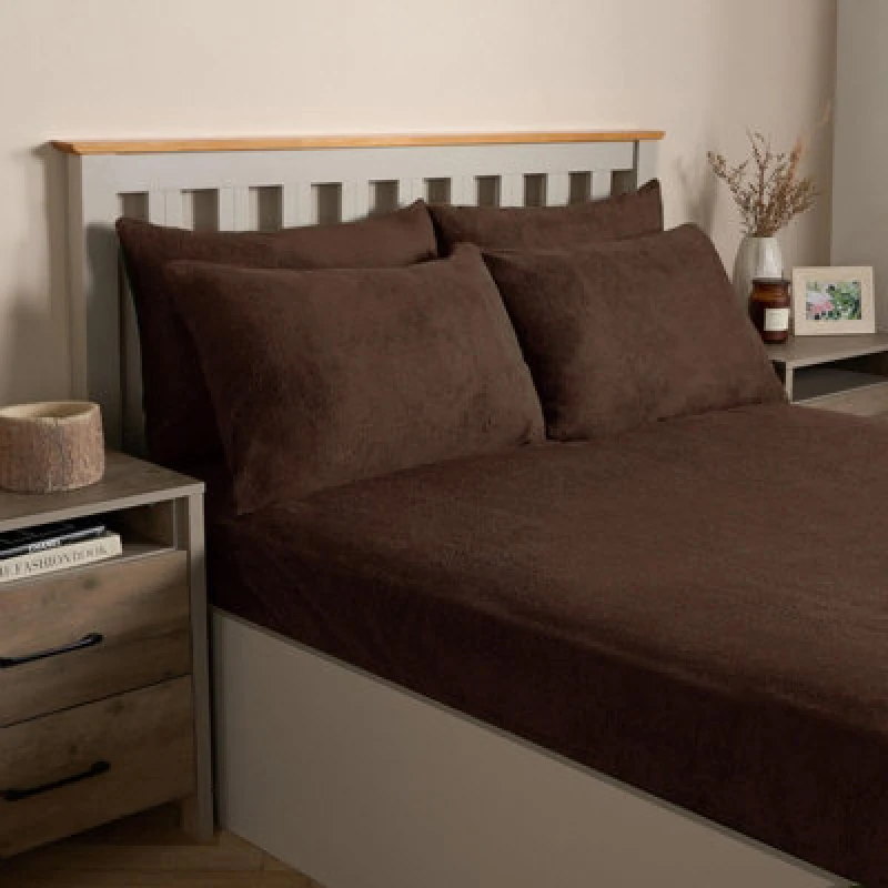 Image of OHS OHS 4 Pack Teddy Fleece Pillowcase Cover Bedding Set Thermal in Brown Size: Standard Pillow Case Brown Standard Pillow Case Unisex 5027434212910