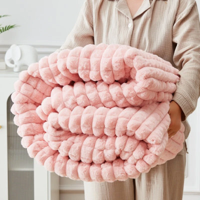 Image of Ezysleep Ezysleep Super Soft Luxury Faux Fur Box Throw in Pink Size: Extra Large Pink Extra Large Unisex 0721545366986