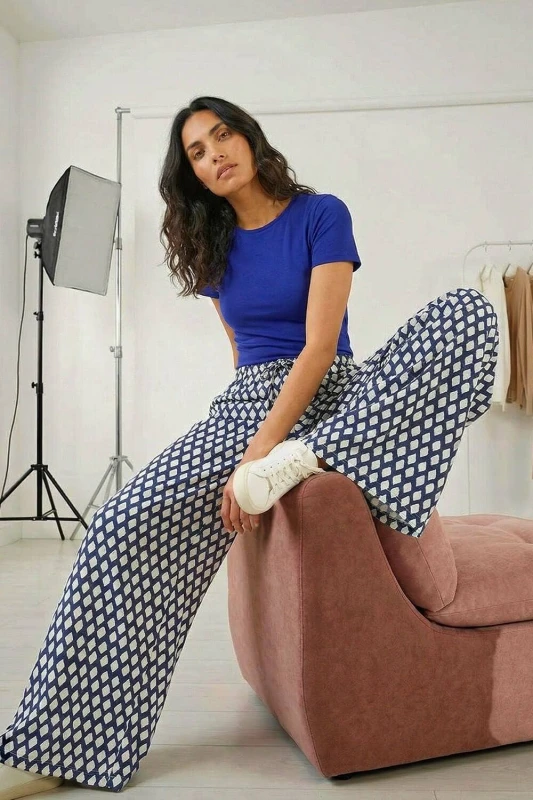 Image of Roman Womens Petite Geo Print Wide Leg Stretch Trouser in Navy Size: 14 Navy Female 14