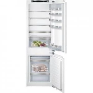 Image of Siemens iQ500 KI86SAFE0G 266L Integrated Fridge Freezer
