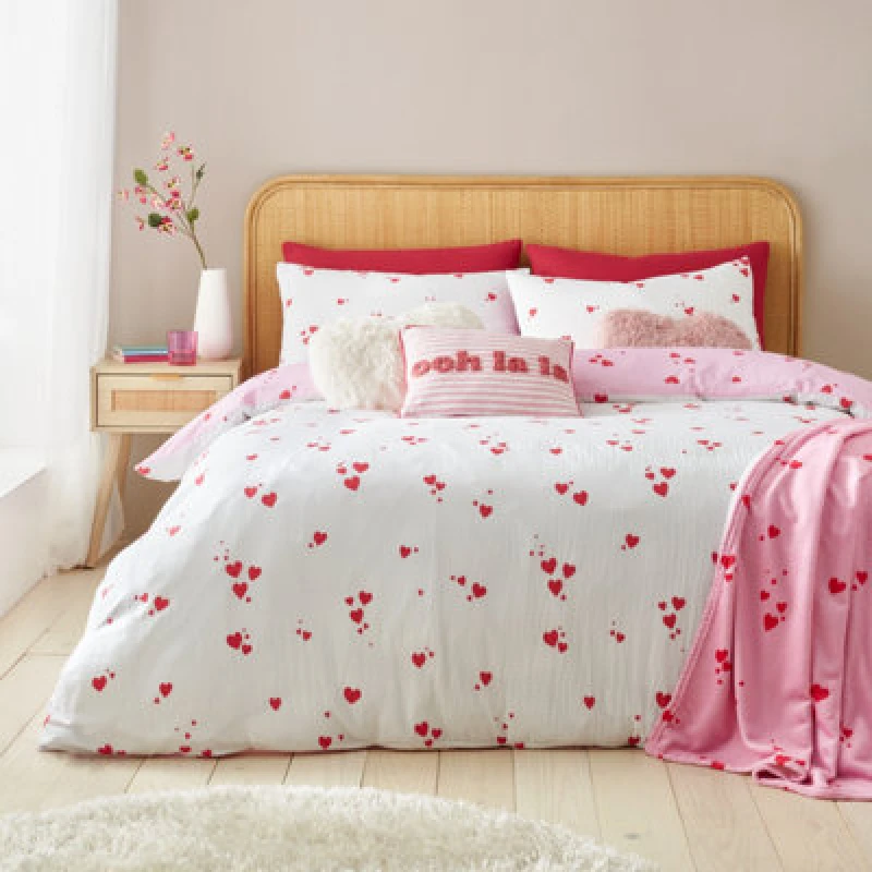 Image of Catherine Lansfield Seersucker Heart Easy Care Duvet Cover Bedding Set White Red