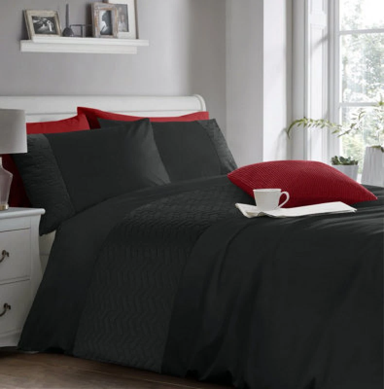 Image of Velosso Pinsonic Design Duvet Cover & Pillowcase Set In Elegant - Modern Bedding For Sleek Bedroom Decor, Button Enclosure - Black