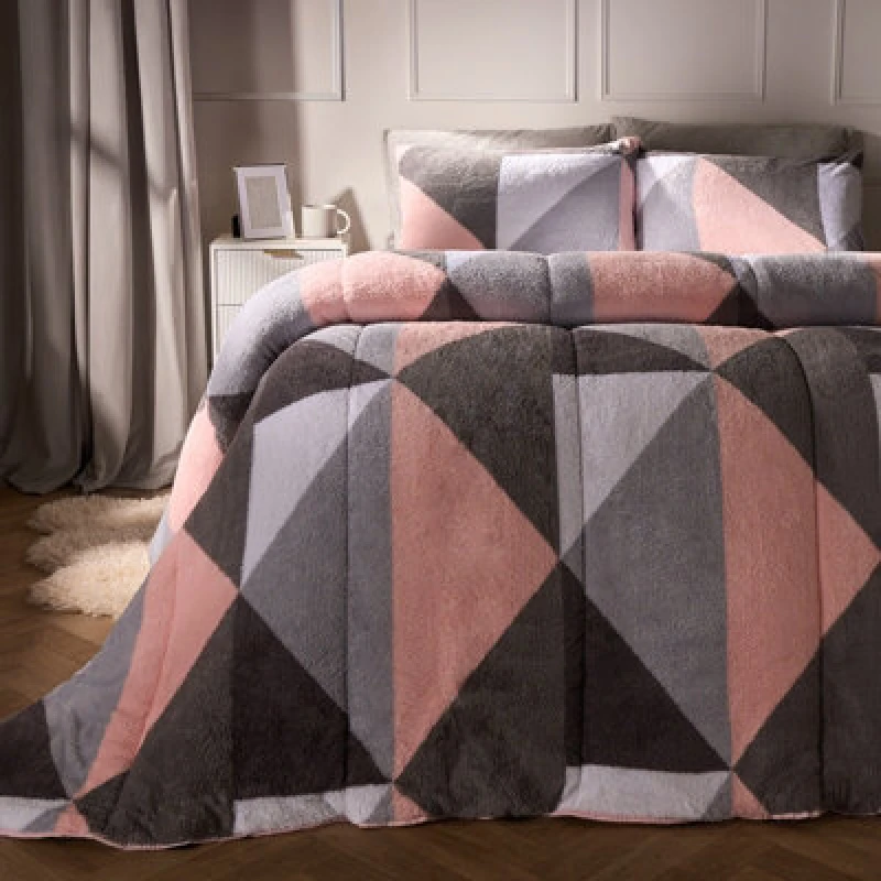 Image of OHS OHS Geometric Teddy Fleece Coverless Duvet Quilt Geo Bedding Set 10.5 TOG Pillowcase in Pink Size: Double Pink Double Unisex 5027434197088
