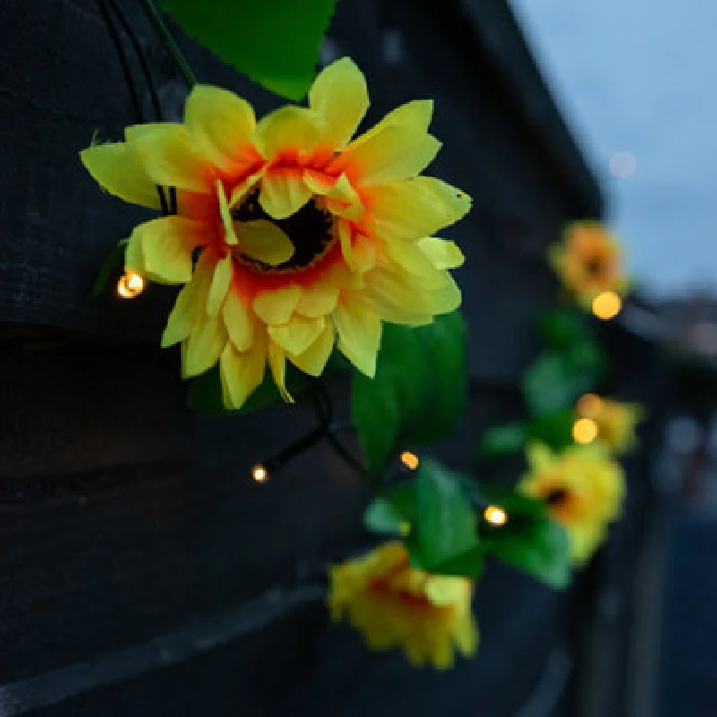 Image of Streetwize 2m Solar Sunflower Outdoor Garland String Lights Solar Lights 2m Yellow 38149813000