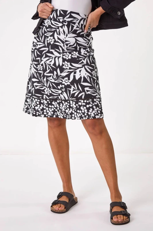 Image of Roman Womens A-Line Palm Mono Print Skirt in Black Size: 18 Black Female 18