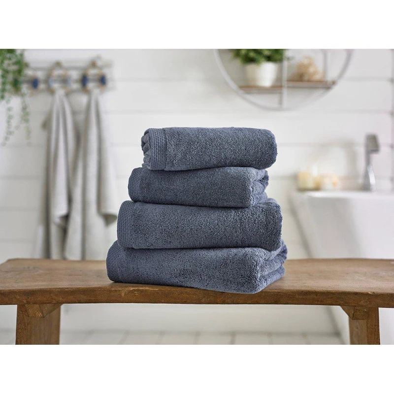 Image of The Lyndon Company The Lyndon Company Egyptian Spa 700gsm Cotton Towels in Mid Blue Size: Face Towel Pair Mid Blue Face Towel Pair Unisex 5054990091