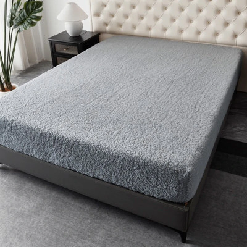 Image of Ezysleep Ezysleep Winter Warm Soft Teddy Fleece Fitted Sheet in Silver Size: Double Silver Double Unisex 0721545366634