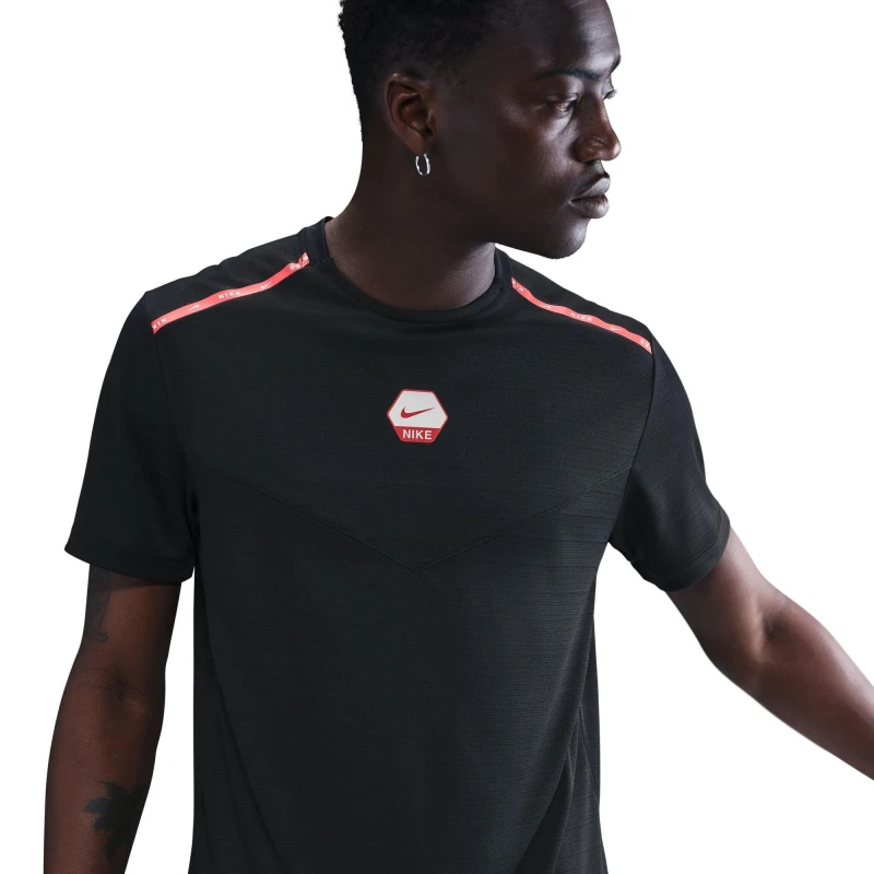 Image of Nike Cs Run Tee Black male XL