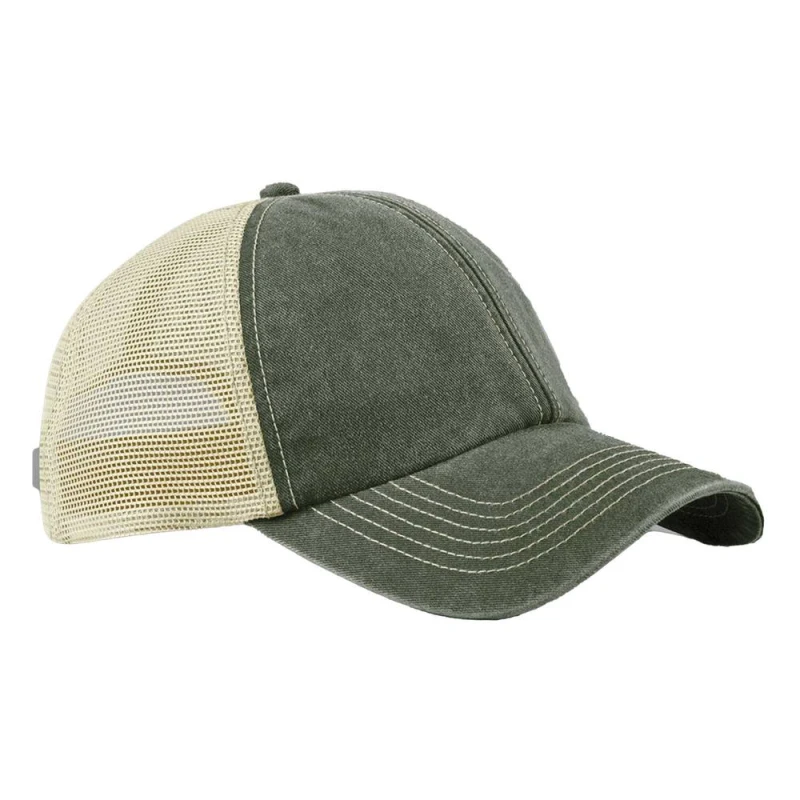 Image of Beechfield Beechfield Men Vintage 6 Panel Trucker Cap in Dark Green Dark Green One Size Male 5063750917658