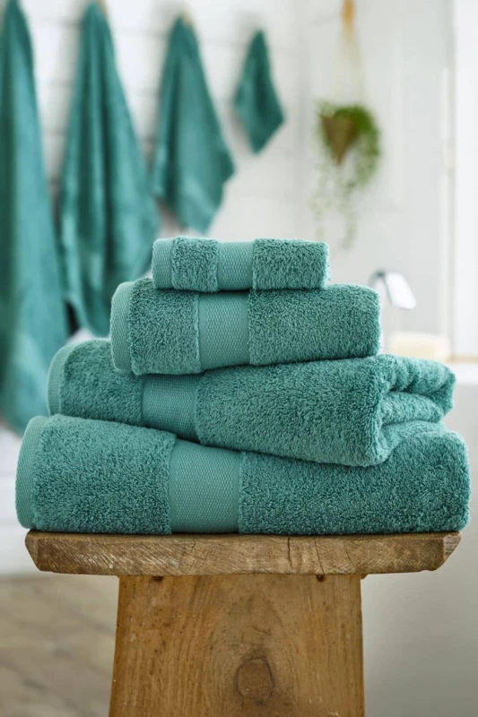 Image of Deyongs Egyptian Embrace Towels - Egyptian Cotton Fluffy, Soft & Absorbent in Mint Mint Unisex