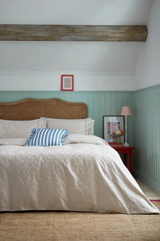 Image of Helena Springfield 'Floral Trail' Jacquard Duvet Cover Set in Cream Size: Double Cream Unisex Double