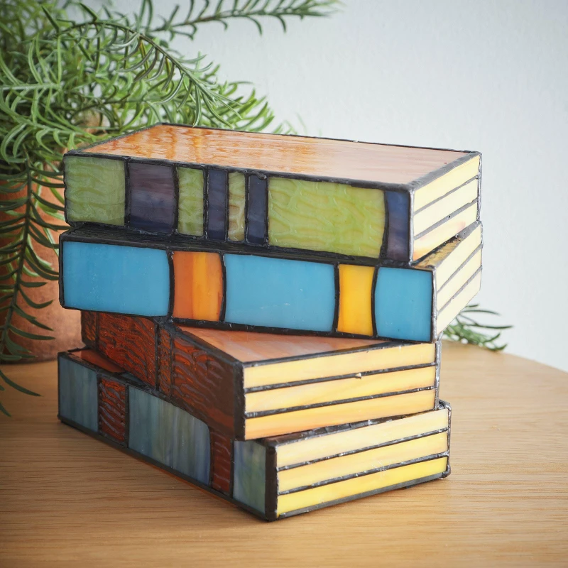 Image of K Living Tiffany Style Lamp in a Books design Multicolour unisex One Size