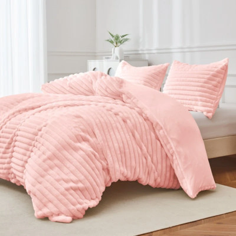 Image of Ezysleep Ezysleep Super Soft Luxury Faux Fur Stripe Duvet in Pink Size: Double Pink Double Unisex 0721545366740
