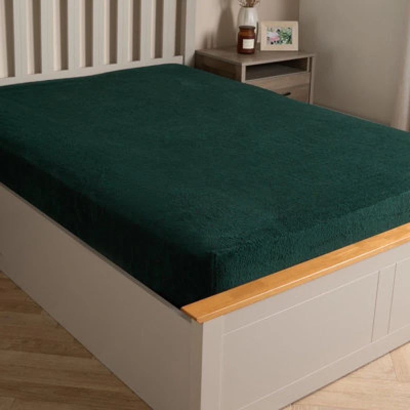 Image of OHS OHS Teddy Fleece Thermal Fitted Bed Sheet in Green Size: Single Fitted Green Single Fitted Unisex 5027434190928