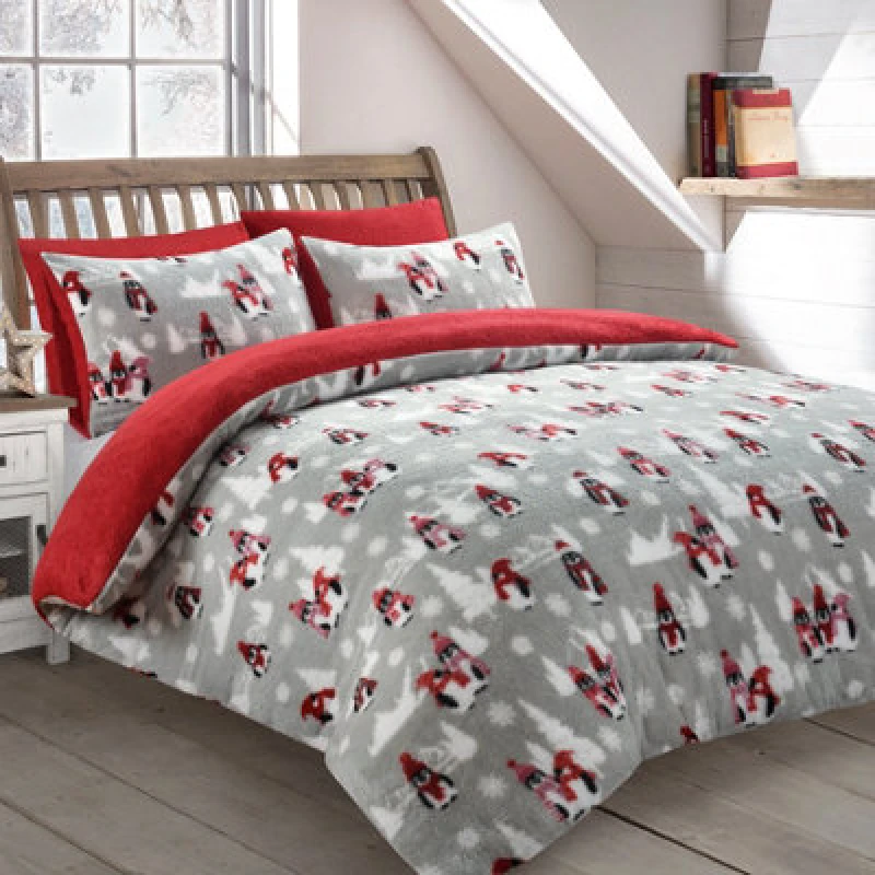 Image of Velosso Teddy Fleece Duvet Cover & Pillowcase Set, Cosy Bedspread With Button Enclosure, Machine Washable - Red