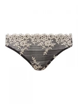 Image of Wacoal Embrace lace bikini Black
