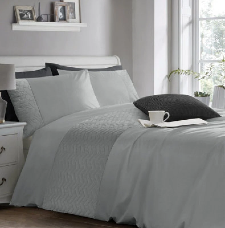 Image of Velosso Pinsonic Design Duvet Cover & Pillowcase Set In Elegant - Modern Bedding For Sleek Bedroom Decor, Button Enclosure - Silver