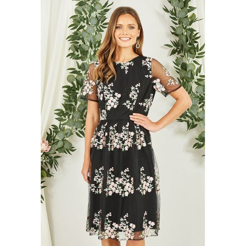 Image of Yumi Black Embroidered Floral Skater Dress Black
