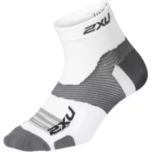 Image of 2XU Vectr Ultralight quarter Crew Sock - White