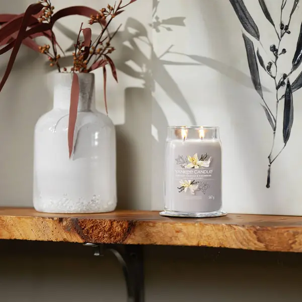 Image of Yankee Candle Smoked Vanilla & Cashmere Scented Candle 567g