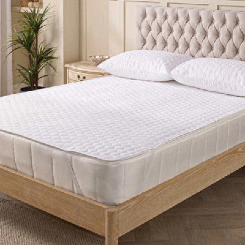 Image of Slumberdown Slumberdown Anti Allergy Mattress Protector in White Size: Single White Single Unisex 5012924062984