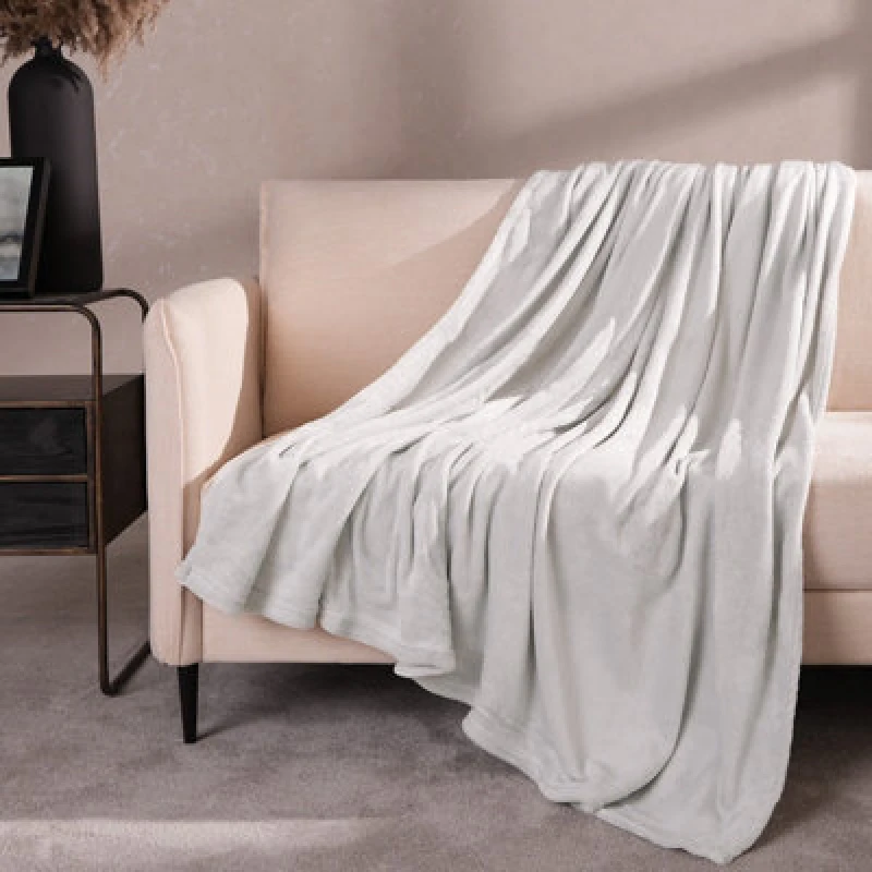 Image of OHS OHS Ultra Soft Flannel Fleece Throw Blanket in Pale Grey Size: 150cm x 200cm Pale Grey 150cm x 200cm Unisex 5027434131334